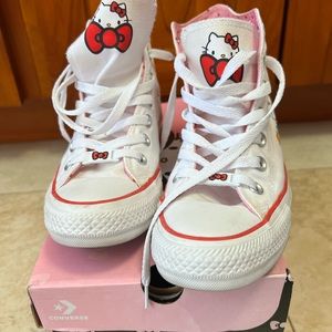 Converse x Hello Kitty Size  7 Women’s